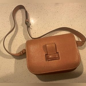 Vintage leather bag / camera bag. Tan color
